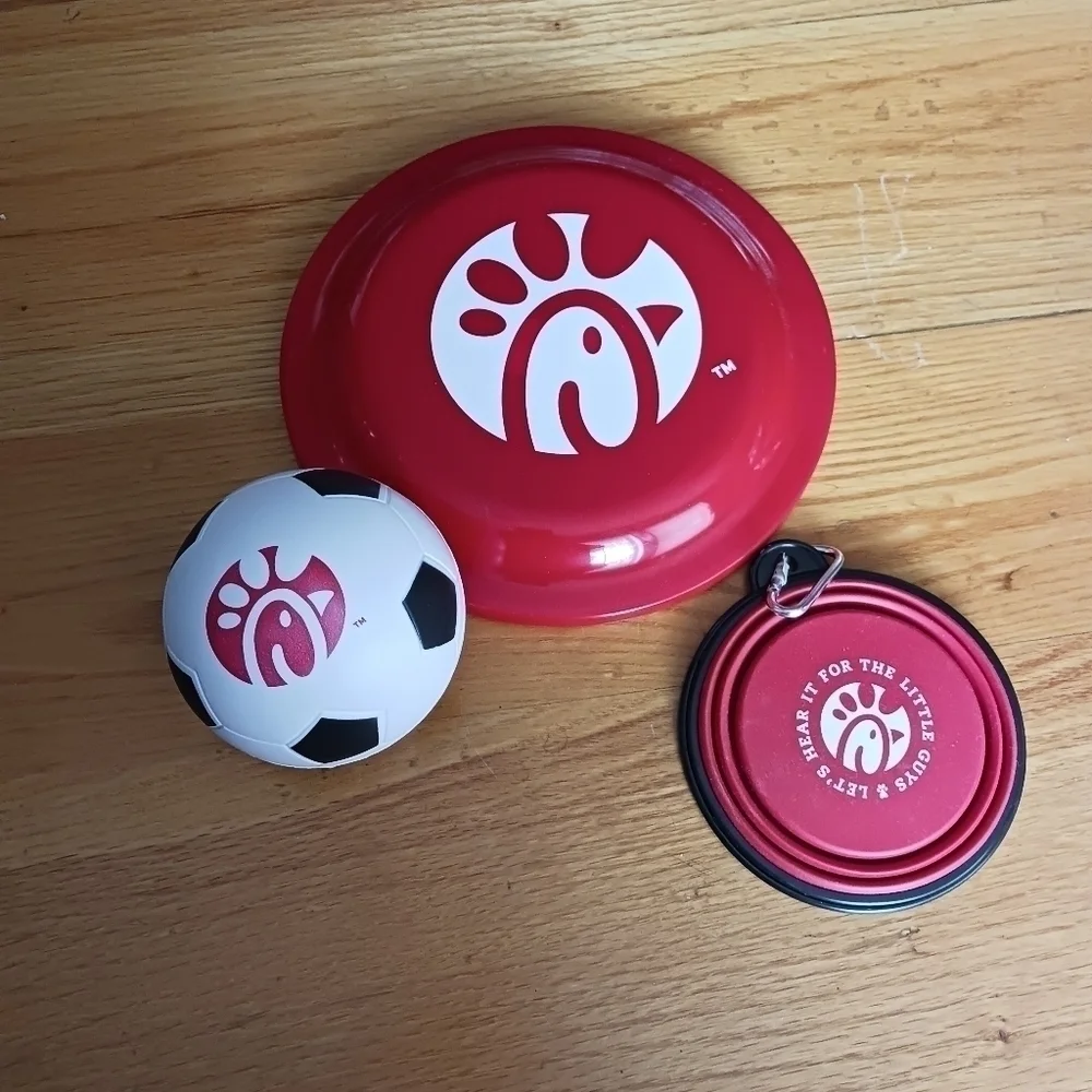 Chickfila Let's Hear It For The Little Guys Pet Set